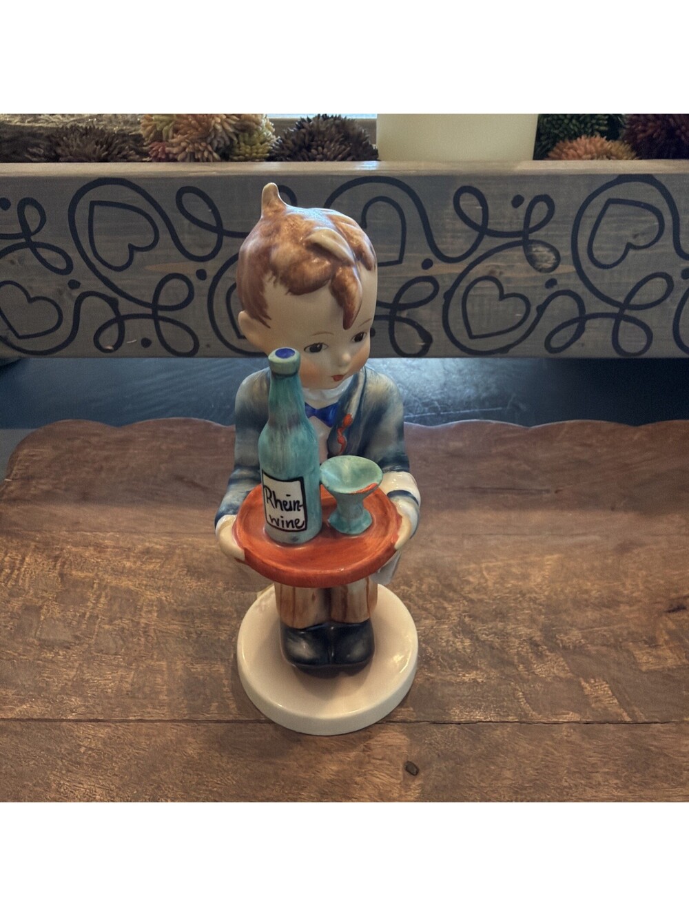 Goebel HUMMEL WAITER HERR OBER 154/0 Figurine Mint Condition. 5”